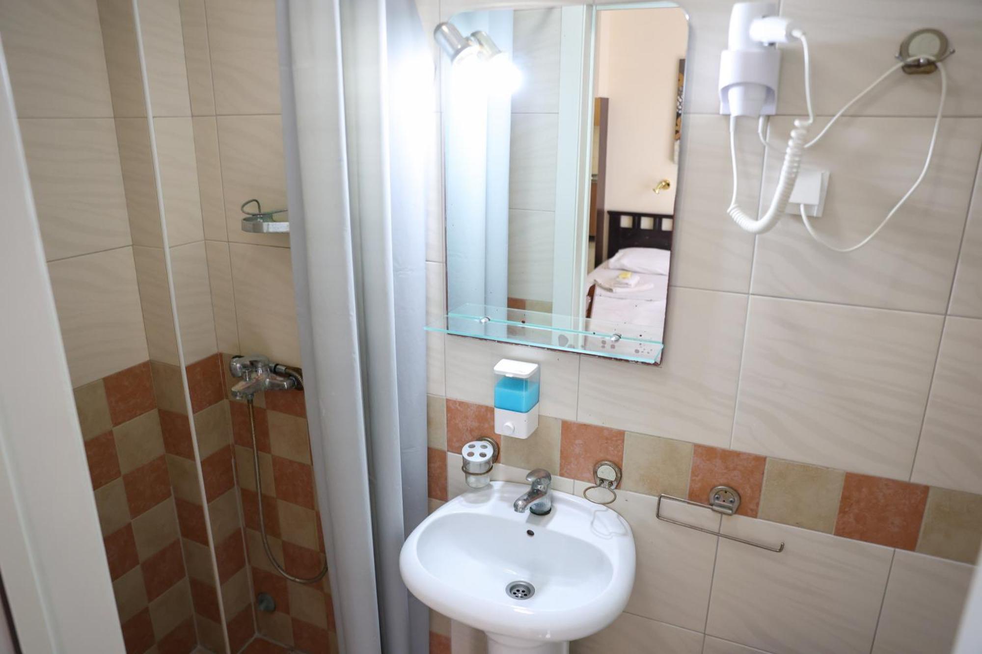 Marex Centar Hotel Jabuka Ngoại thất bức ảnh
