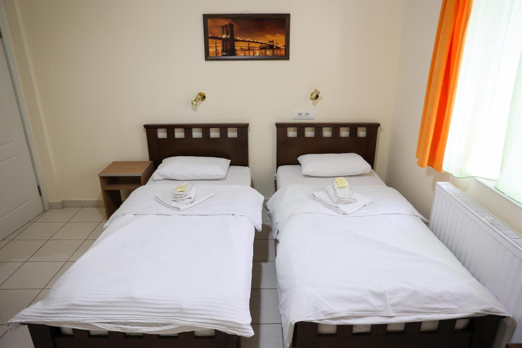 Marex Centar Hotel Jabuka Ngoại thất bức ảnh